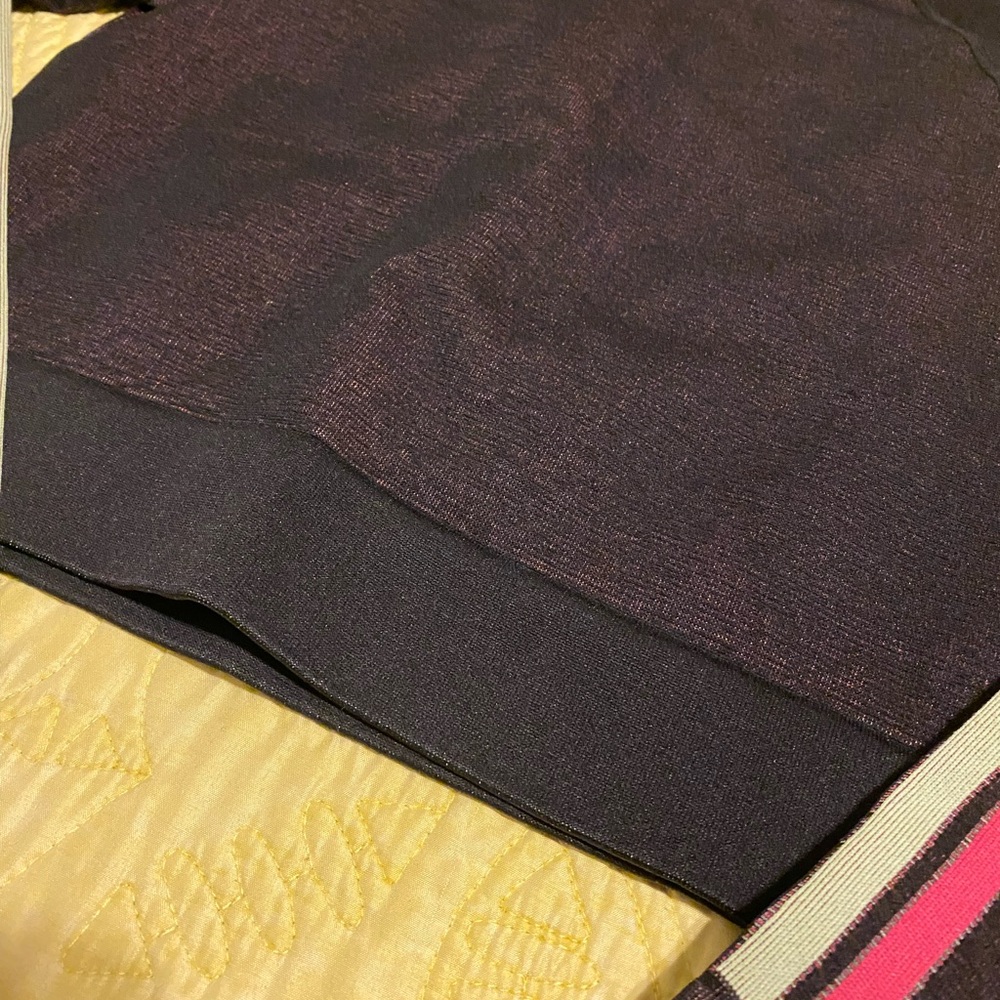 Fabletics Woman Workout Set - Picture 2 of 4